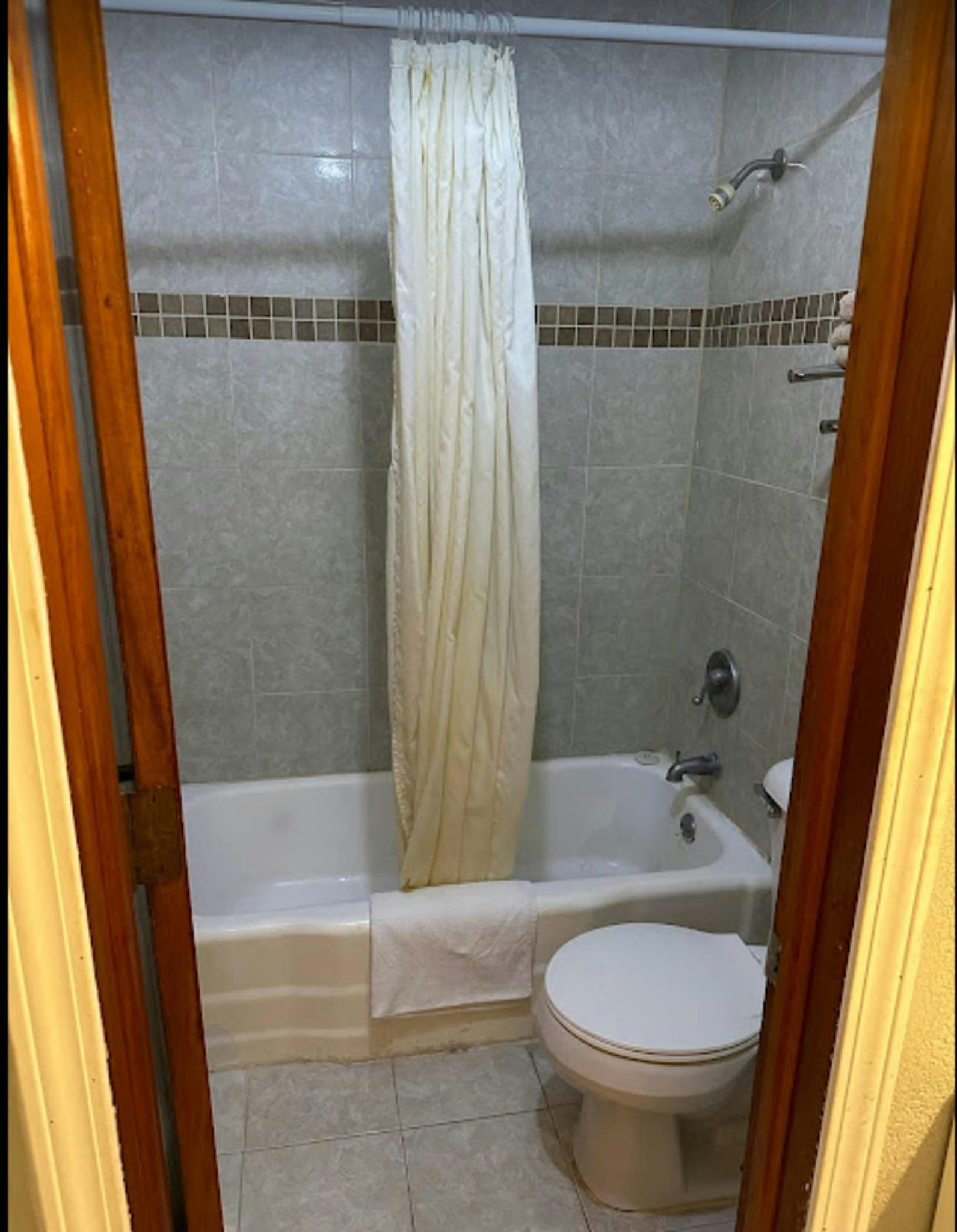 Love Hotels Western Holiday at Harlan Lake NE 47/51