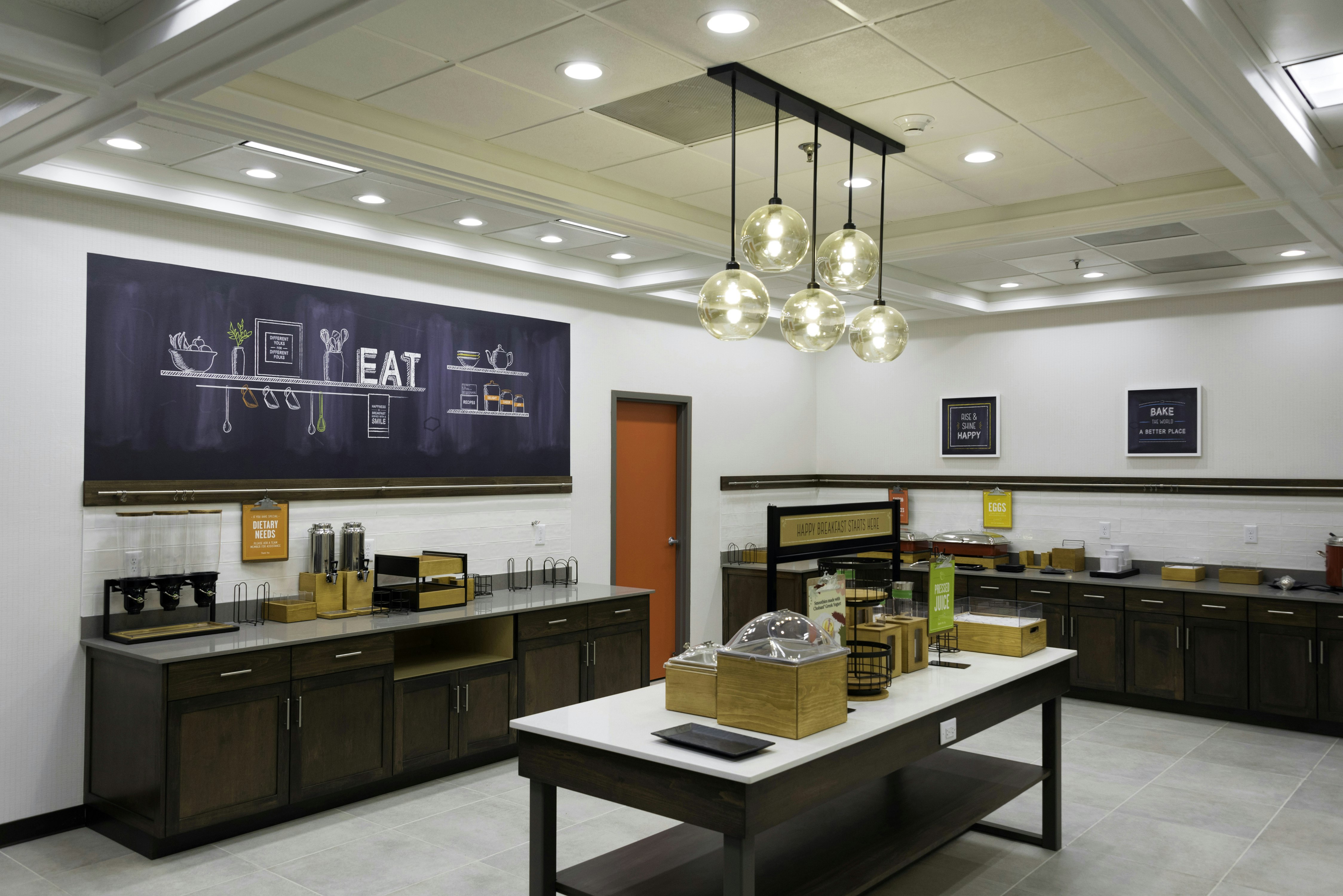 HAMPTON INN KINSTON 33/46