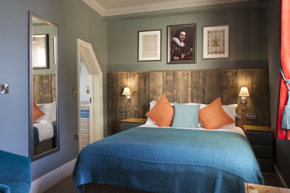 The Ostrich Inn 22/50