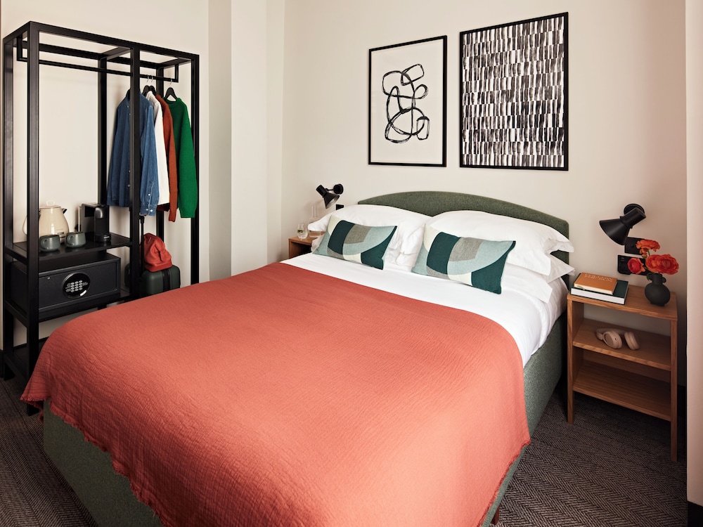 غرفة صغيرة بسرير مزدوج، Numa London Bloomsbury 2/4