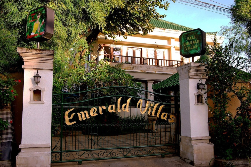 Emerald Villa 6/50