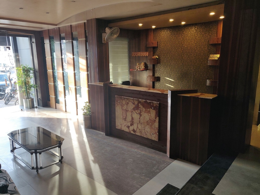 HOTEL RAHUL 2/18
