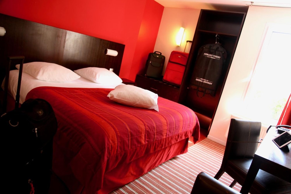 HOSTELLERIE D'AUSSOIS 16/62