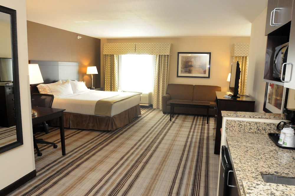 Suite, King Bed, Extra Floor Space