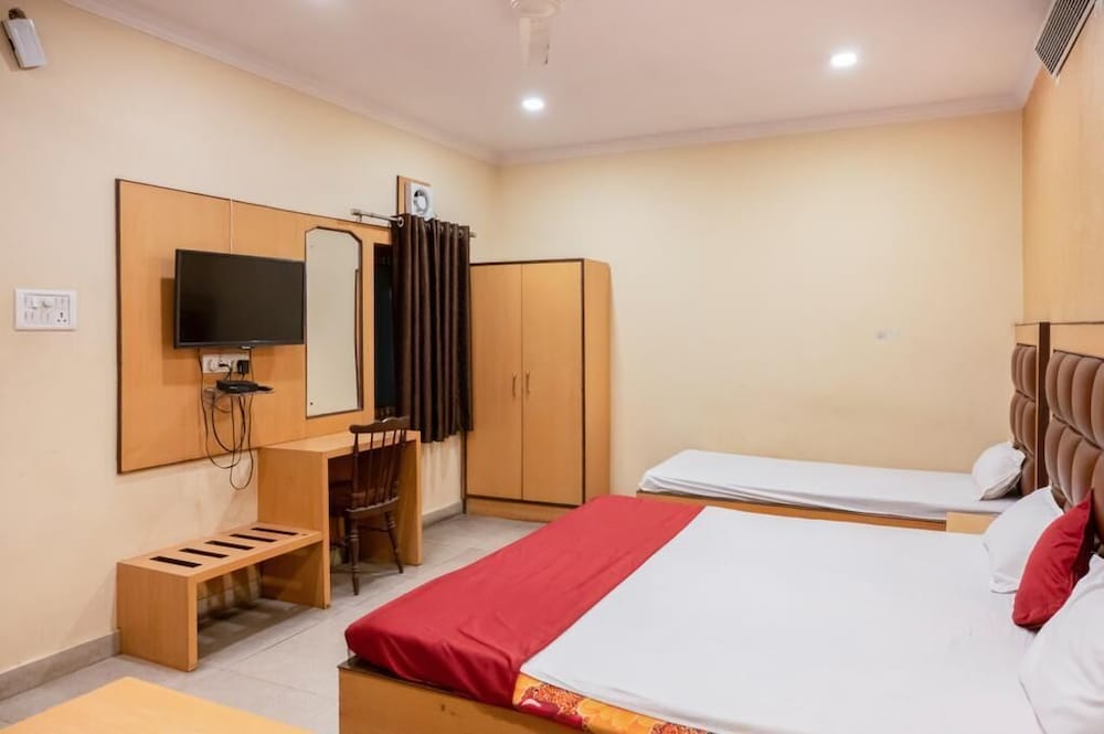 HOTEL PRAYAG 25/55