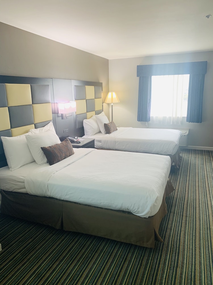 Surestay Plus Hotel By Best Western Redding 10/24
