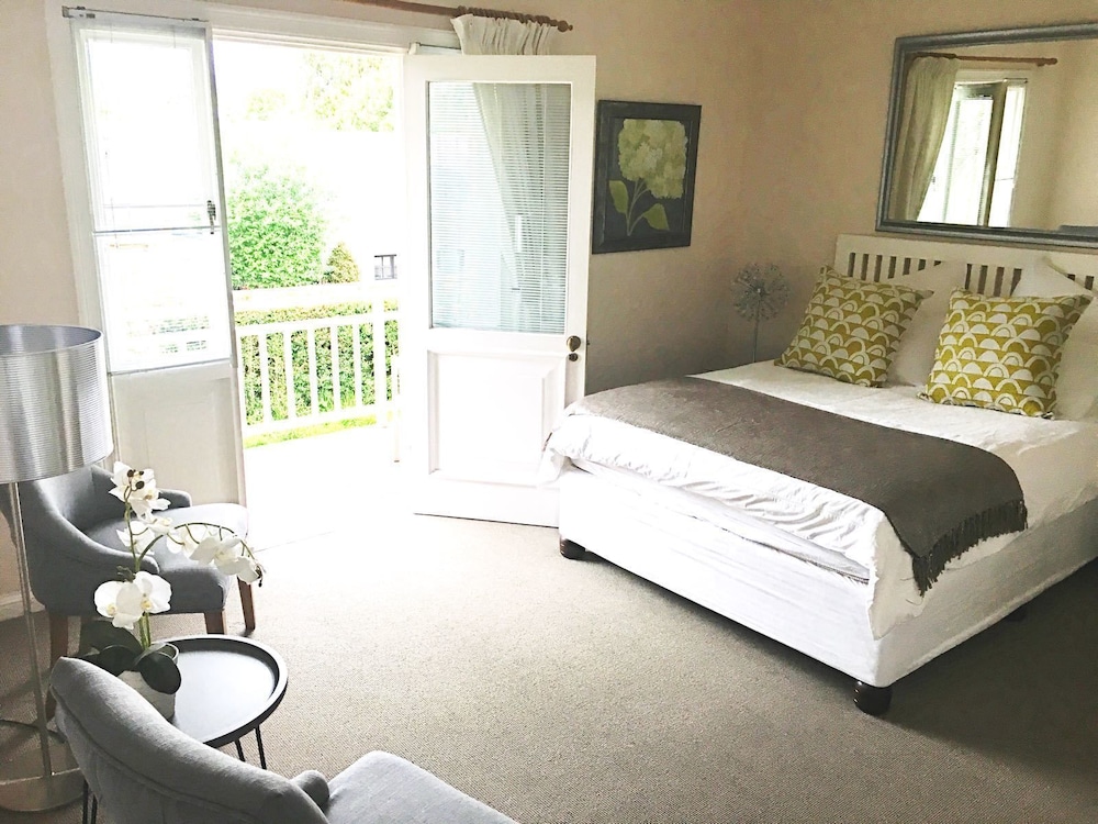 No. 10 Caledon Street Guest House 20/76