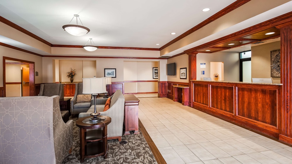 Best Western Plus Butterfield Inn 13/44