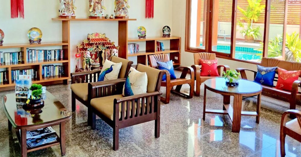 Mei Zhou Phuket Hotel 60/67