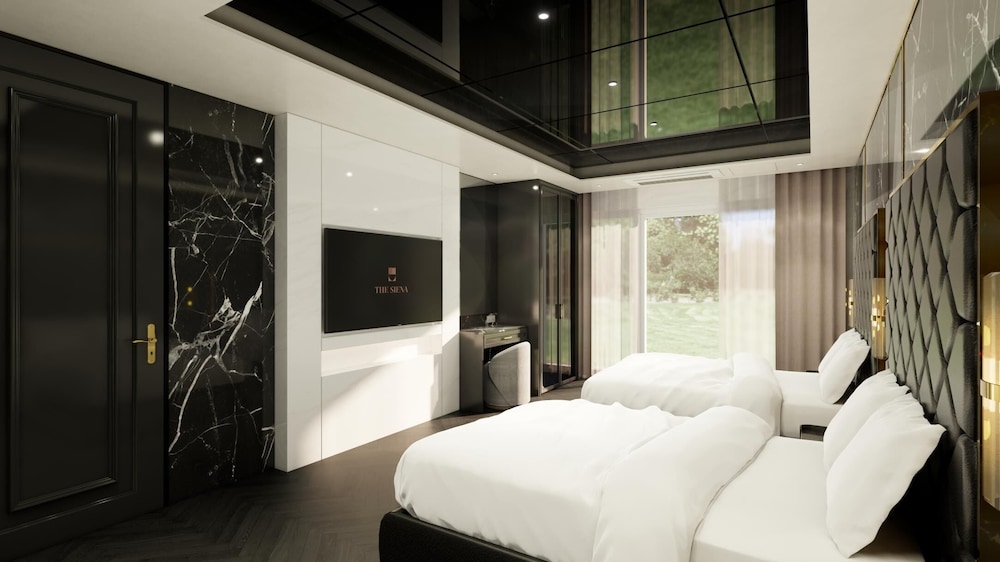 ROYAL, PENTHOUSE