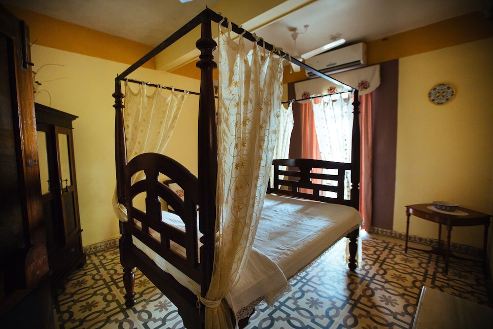 CASA BRITONA GOA 15/50