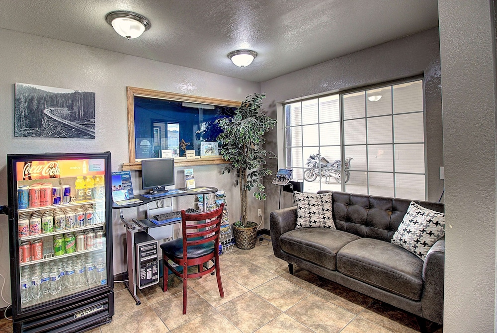 Days Inn & Suites By Wyndham Lolo 22/32