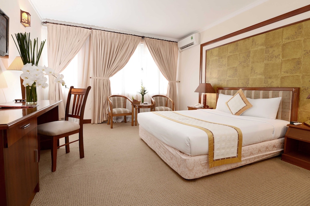Palace Hotel 15/50