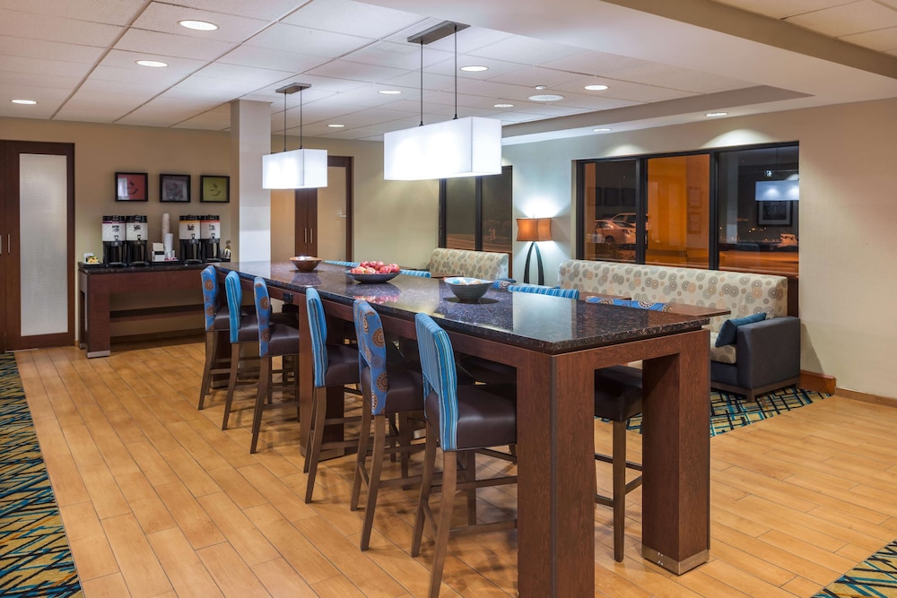 Hampton Inn Columbia MO 24/29