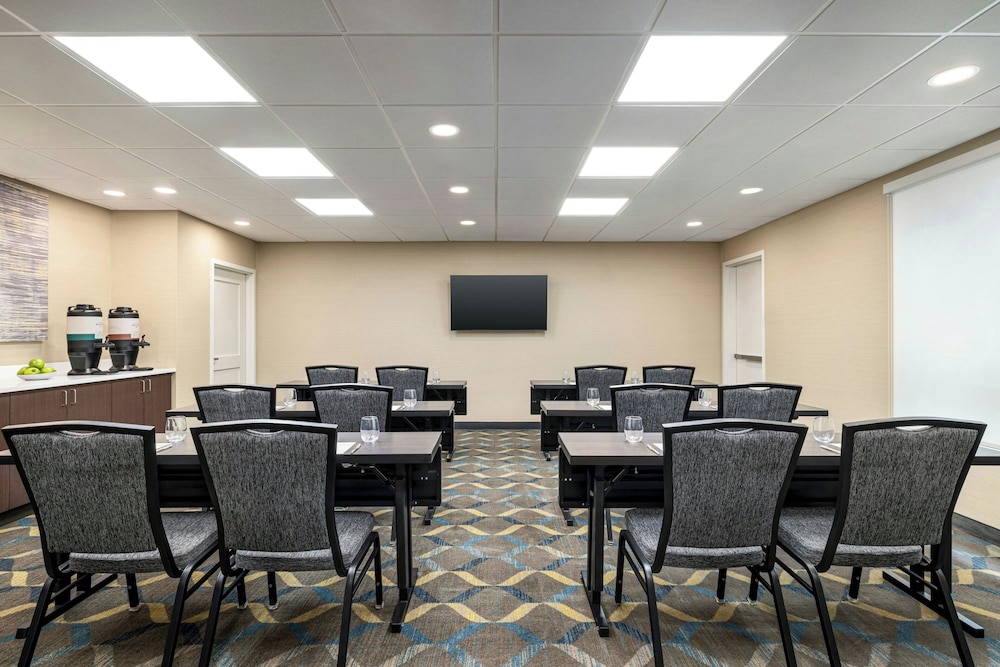Residence Inn by Marriott Mechanicsburg 25/40
