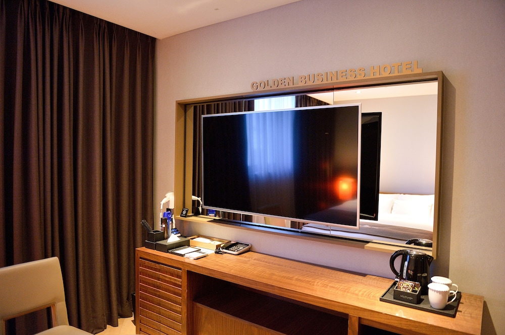 Golden Business Hotel 52/65