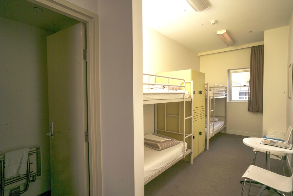 YHA Sydney Harbour 12/32