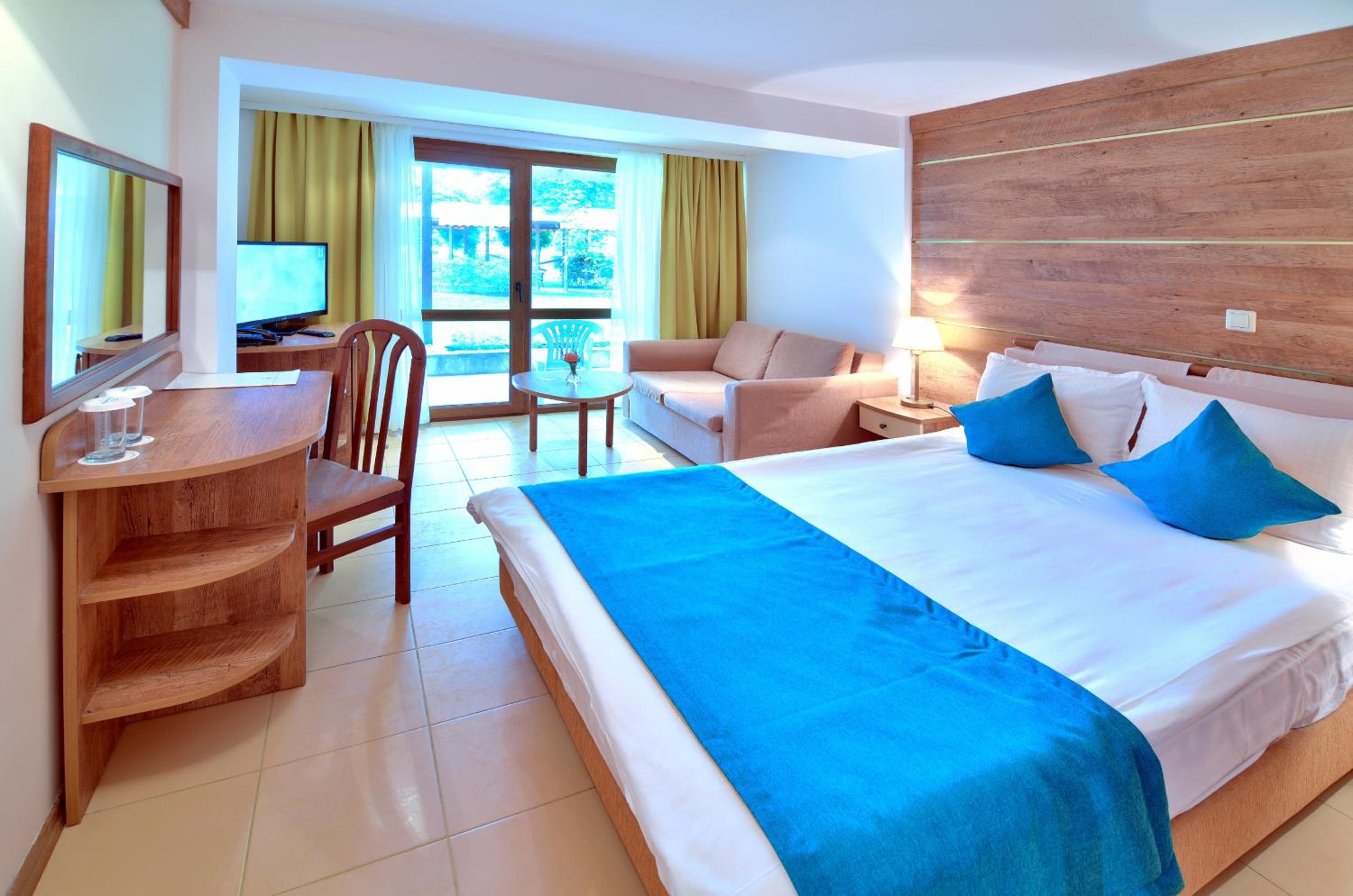 Room, Double or Twin Bed