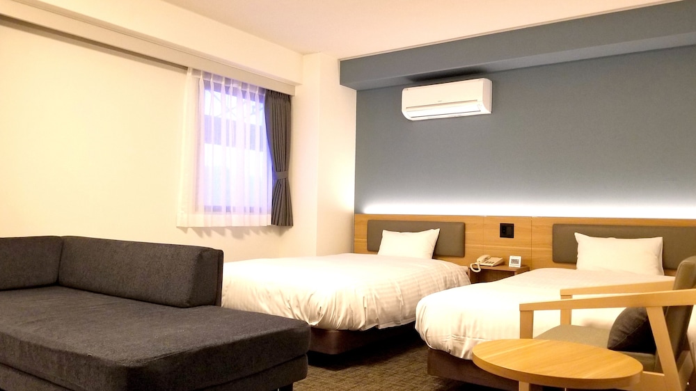 ROOM, TRIPLE
