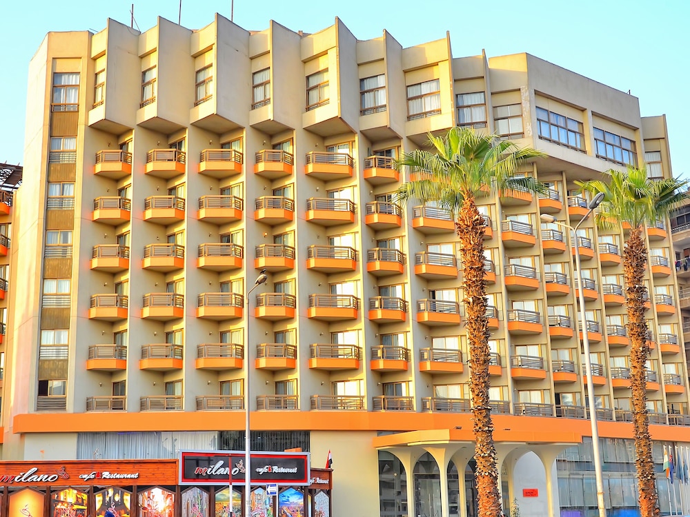 Aracan Pyramids Hotel in GIZA