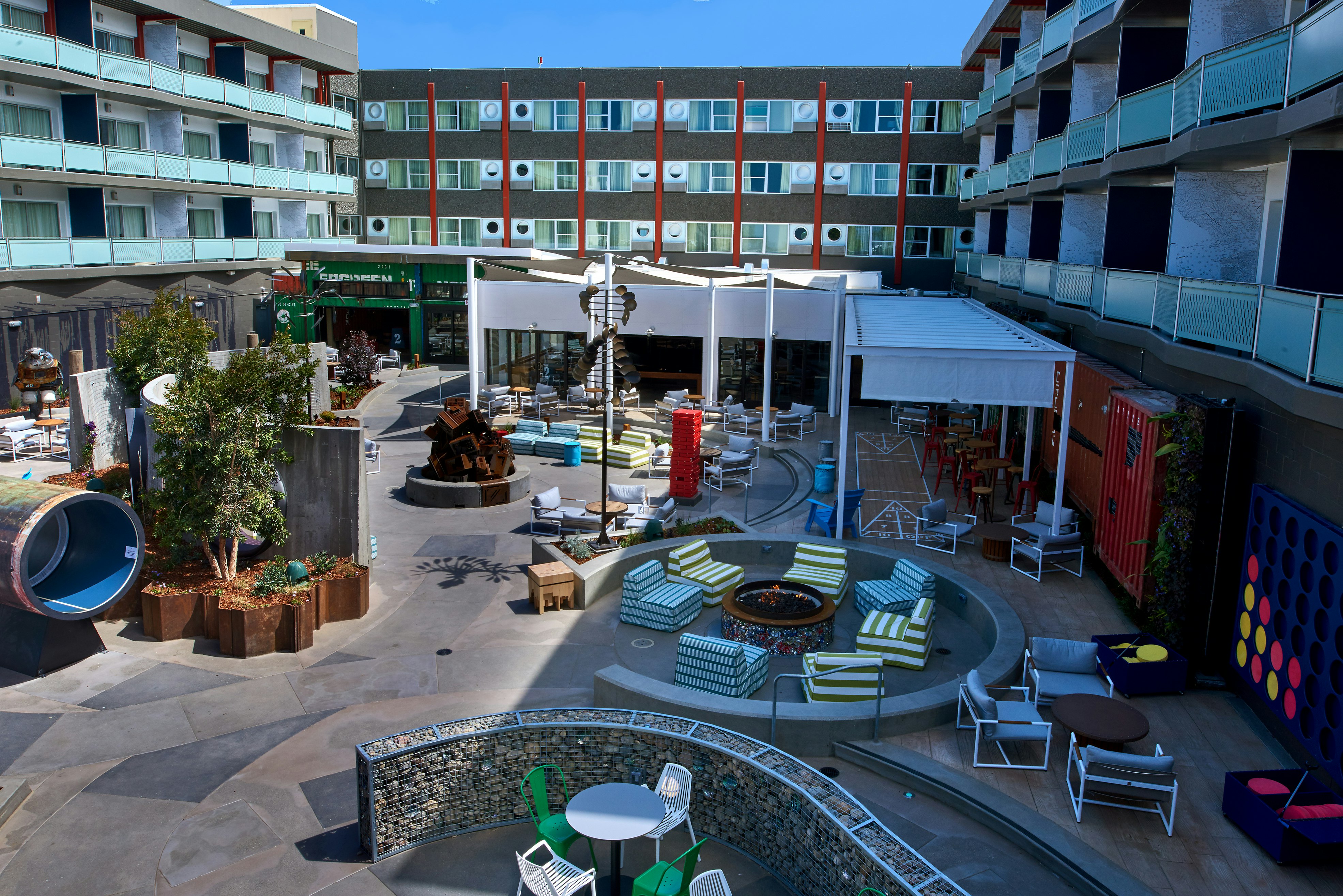 Hotel Zephyr 45/51
