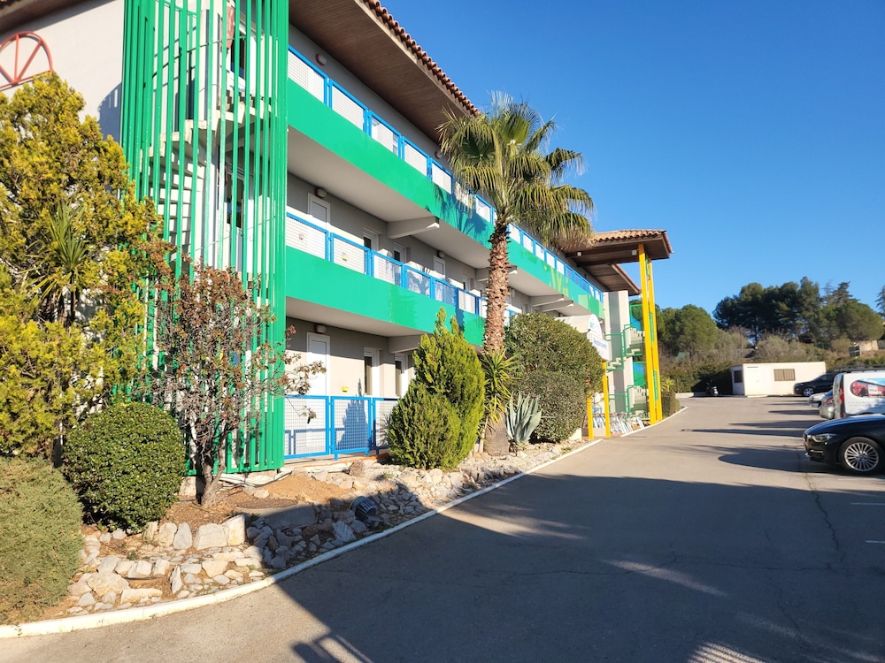 Brit Hotel Essentiel Sete Balaruc 44/50