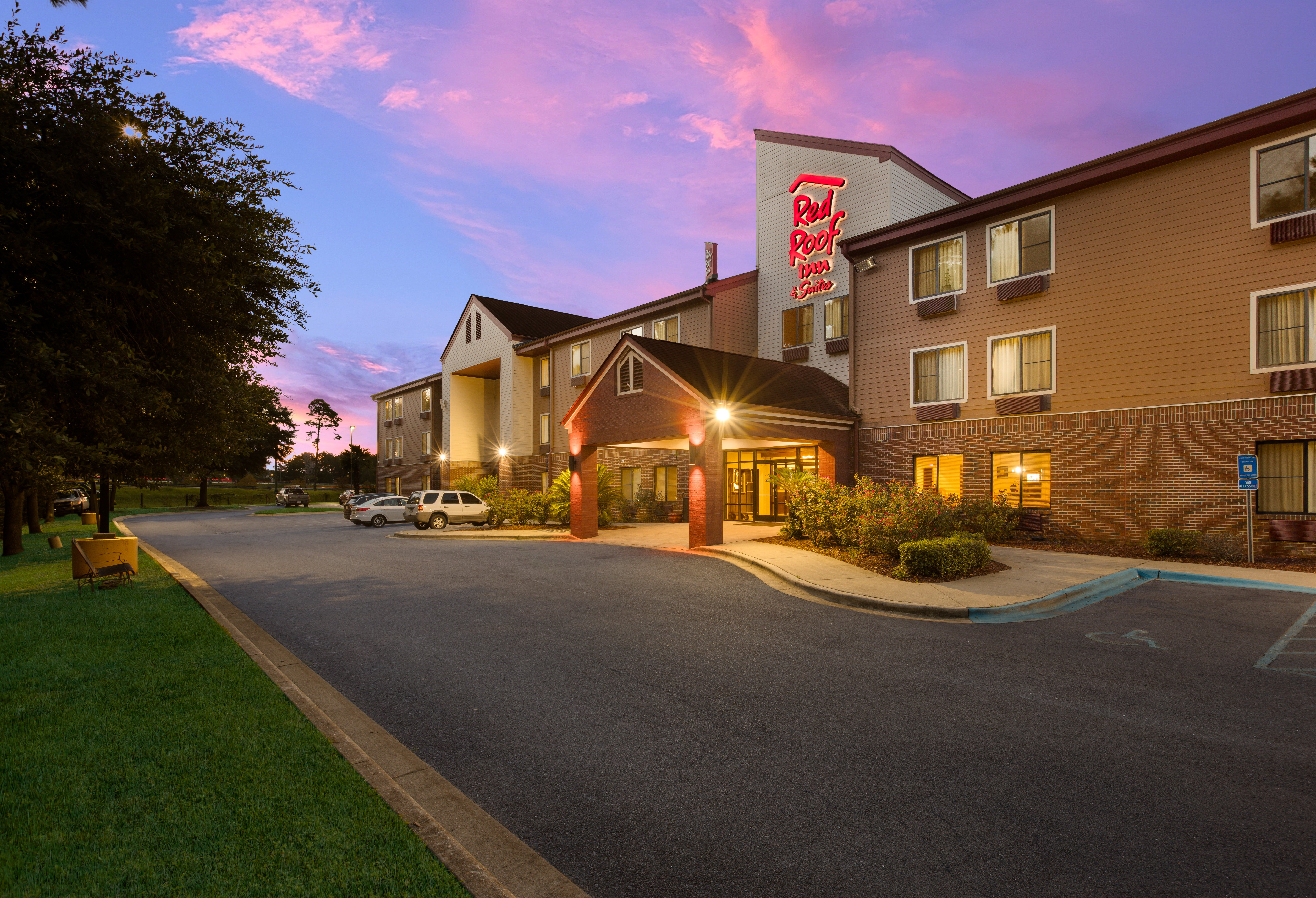 Red Roof Inn & Suites Savannah Airport in POOLER - GA