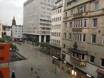Hotel Expo 30/35