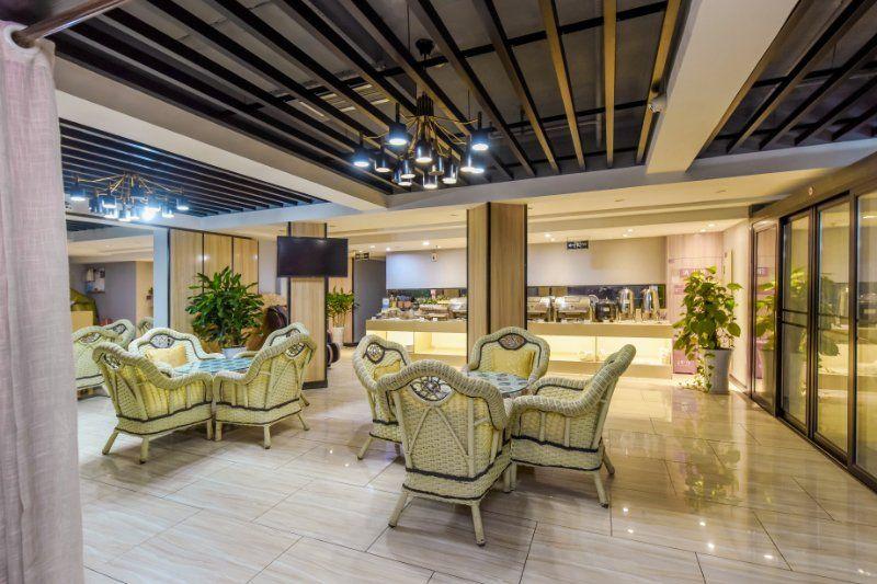 Lavande Hotels (Luzhou Jiale Century City) 16/20