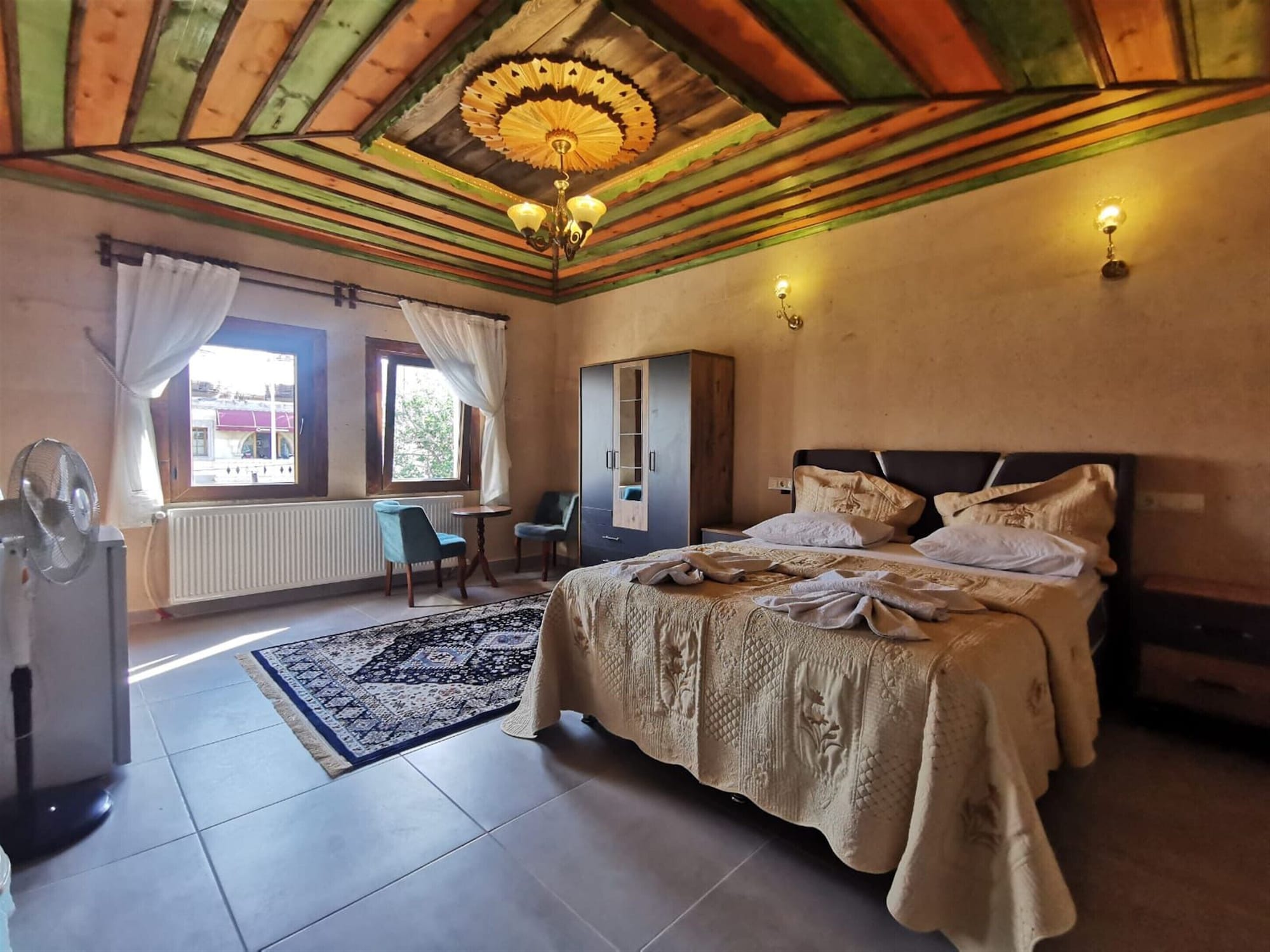 Deluxe, Queen Bed