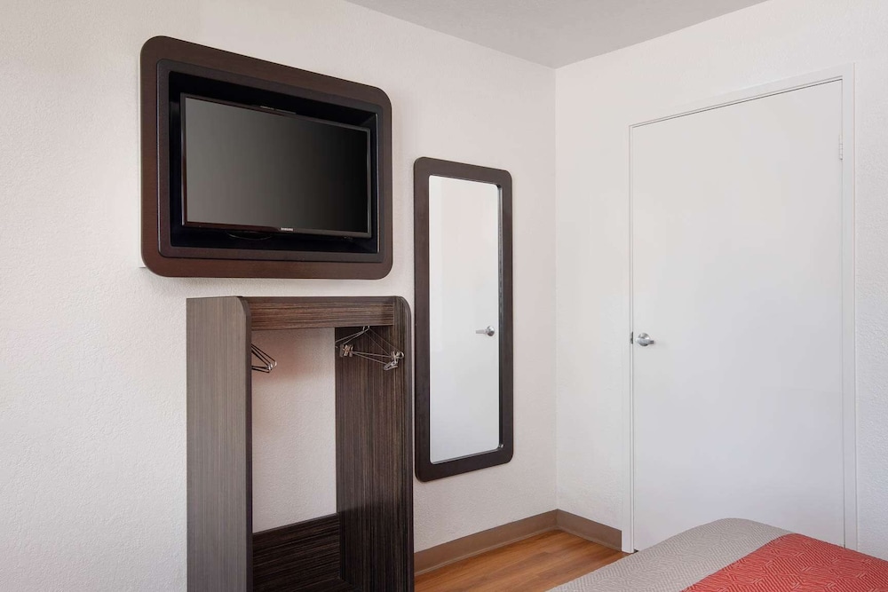 Motel6 Arcadia, CA - Los Angeles - Pasadena Area 31/40