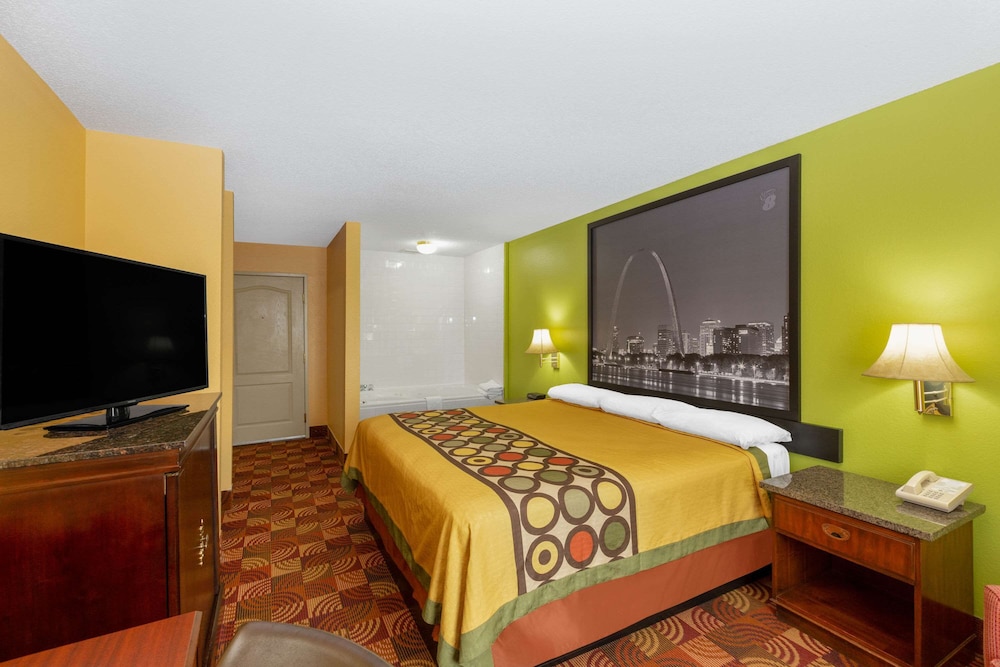 SUPER 8 BY WYNDHAM LAKE OF THE OZARKS 11/30