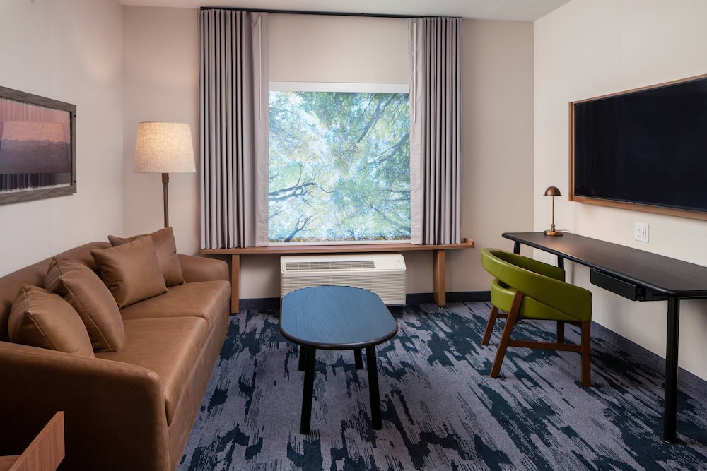 Fairfield Inn & Suites Pensacola Pine Forest 20/33
