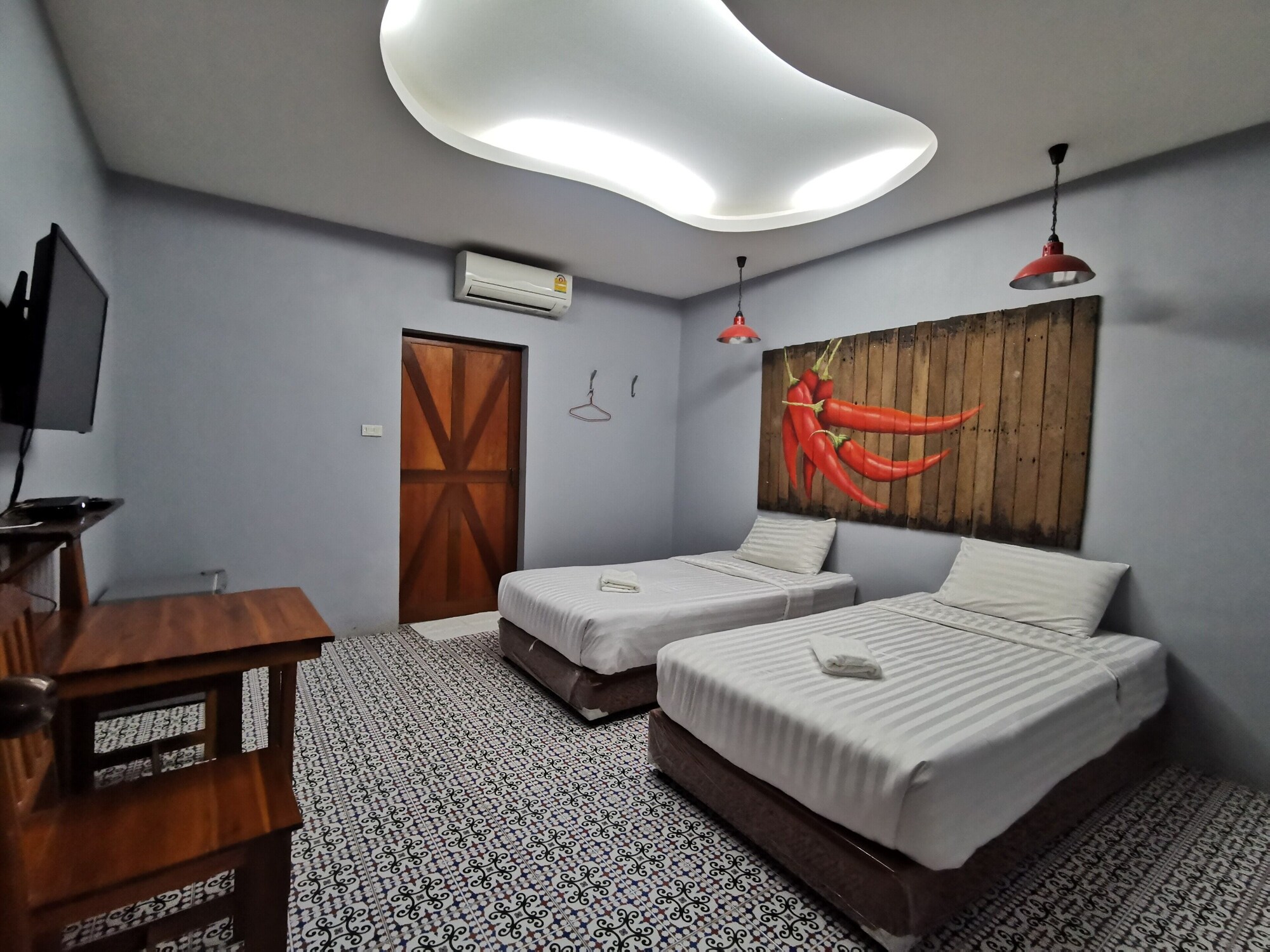 Standard, Twin Beds