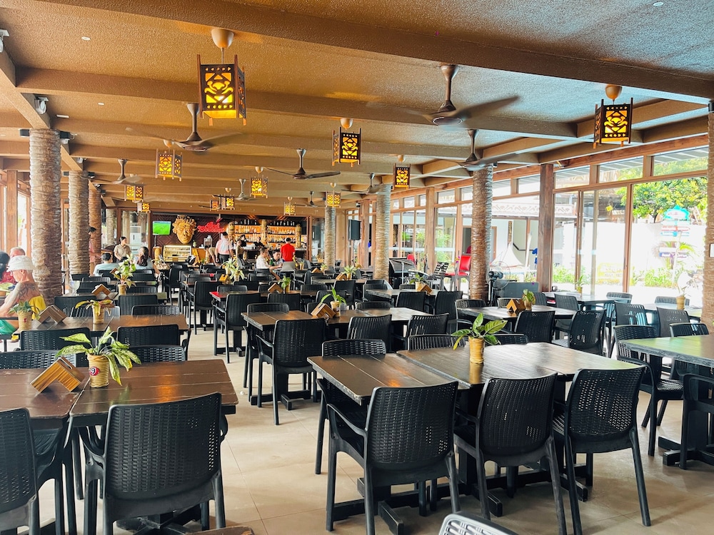 Red Coconut Beach Hotel 36/49