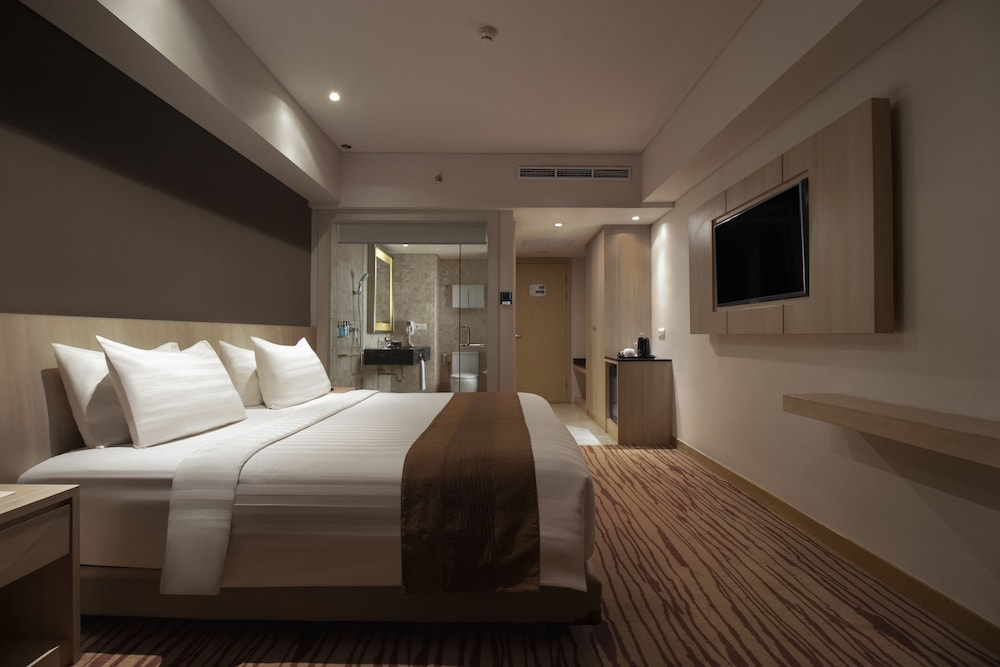 Sovereign Bali Hotel 4/27