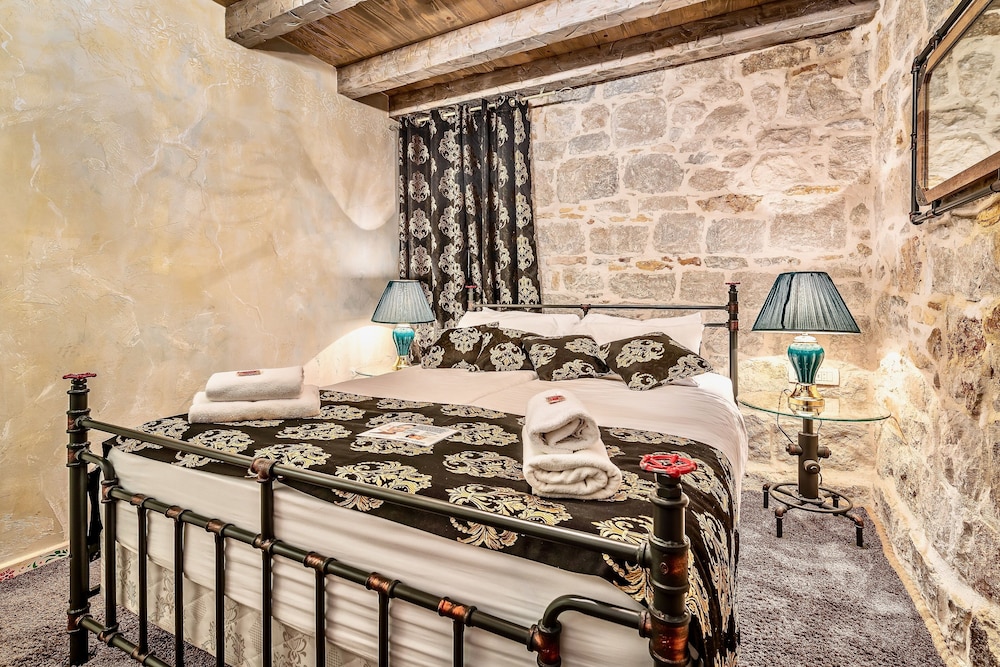 Historic Plaza Varos Split - Adults Only 51/57