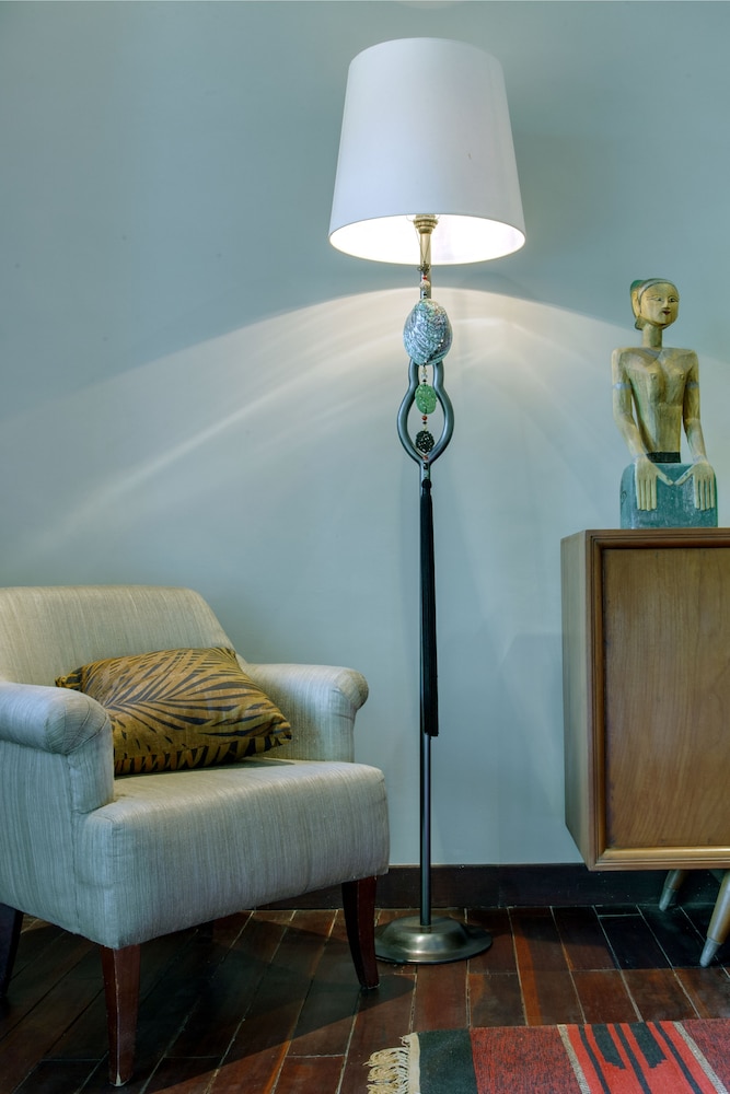 Room & Vespa 3 12/28