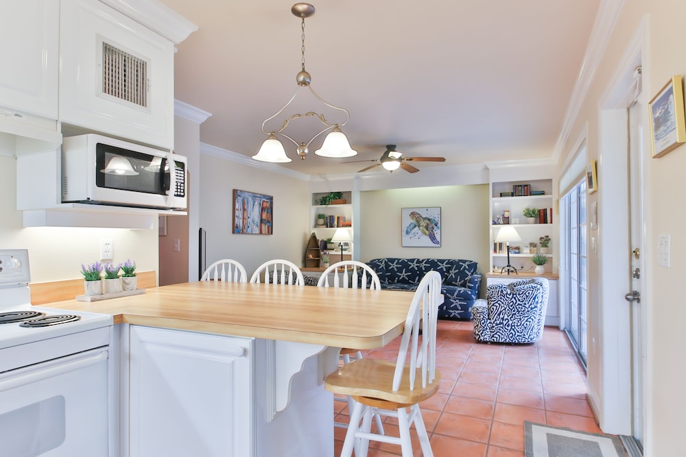 Tortuga Inn Beach Resort 54/76