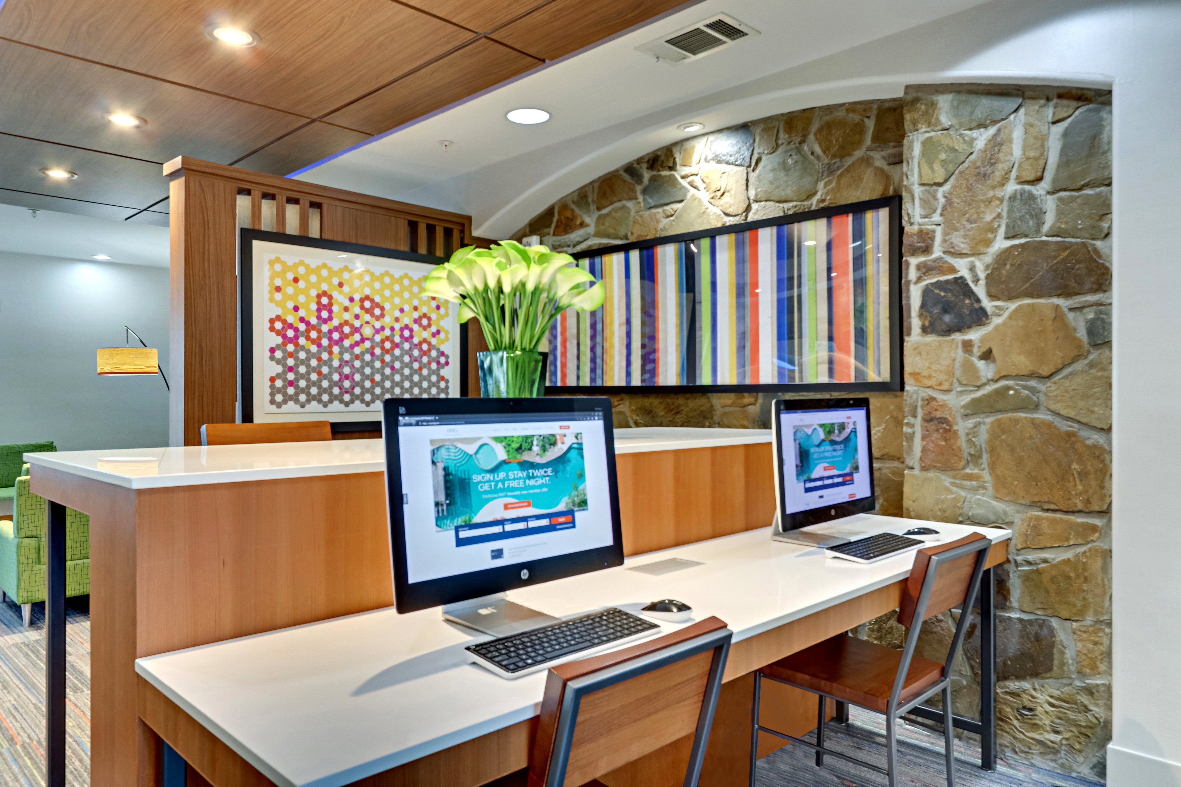 Holiday Inn Express Hotel & Suites Weatherford 53/57