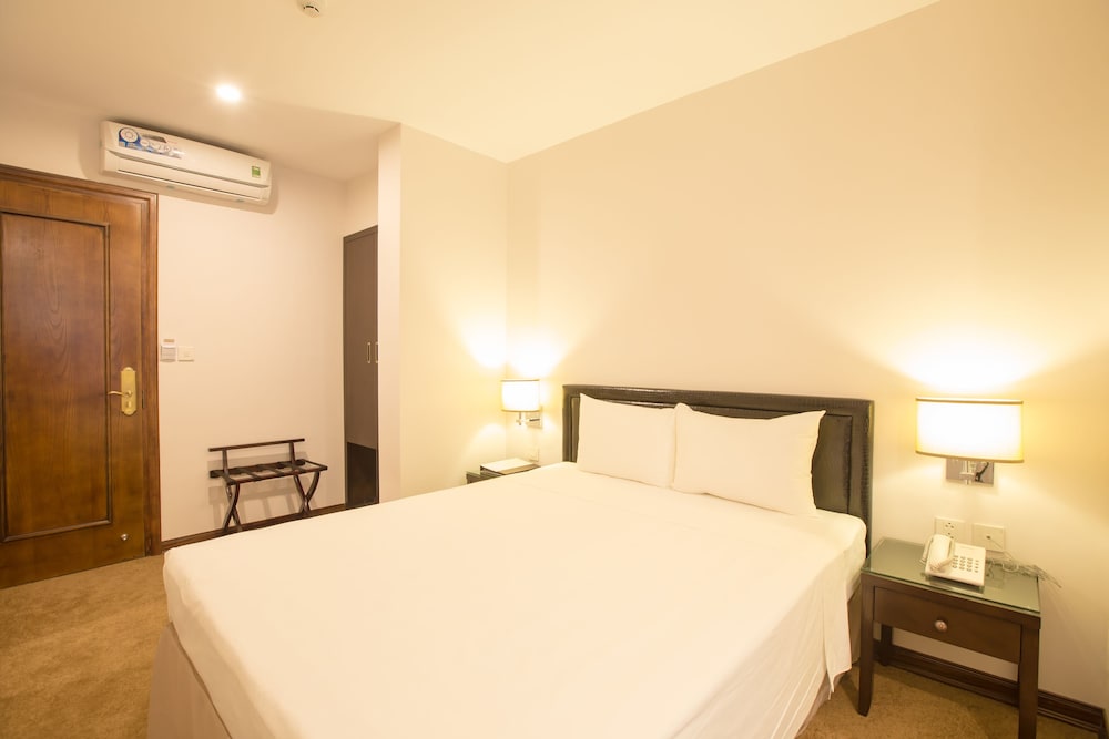 Dinh Ami Hanoi Hotel 19/63