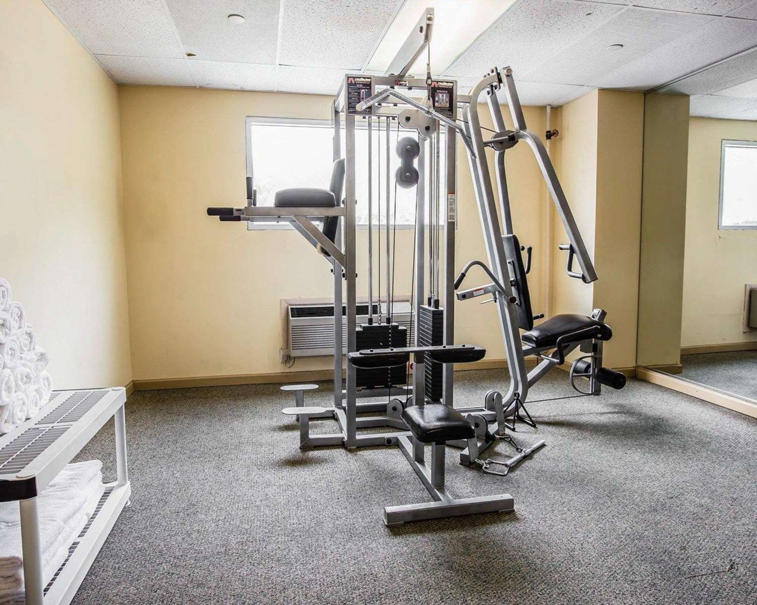 Quality Inn and Suites Greensboro High Point 23/44