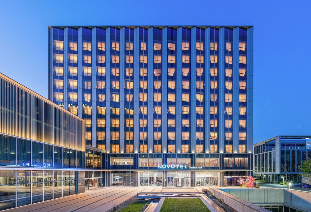 Novotel Shanghai Baoshan Jiusi 1/46