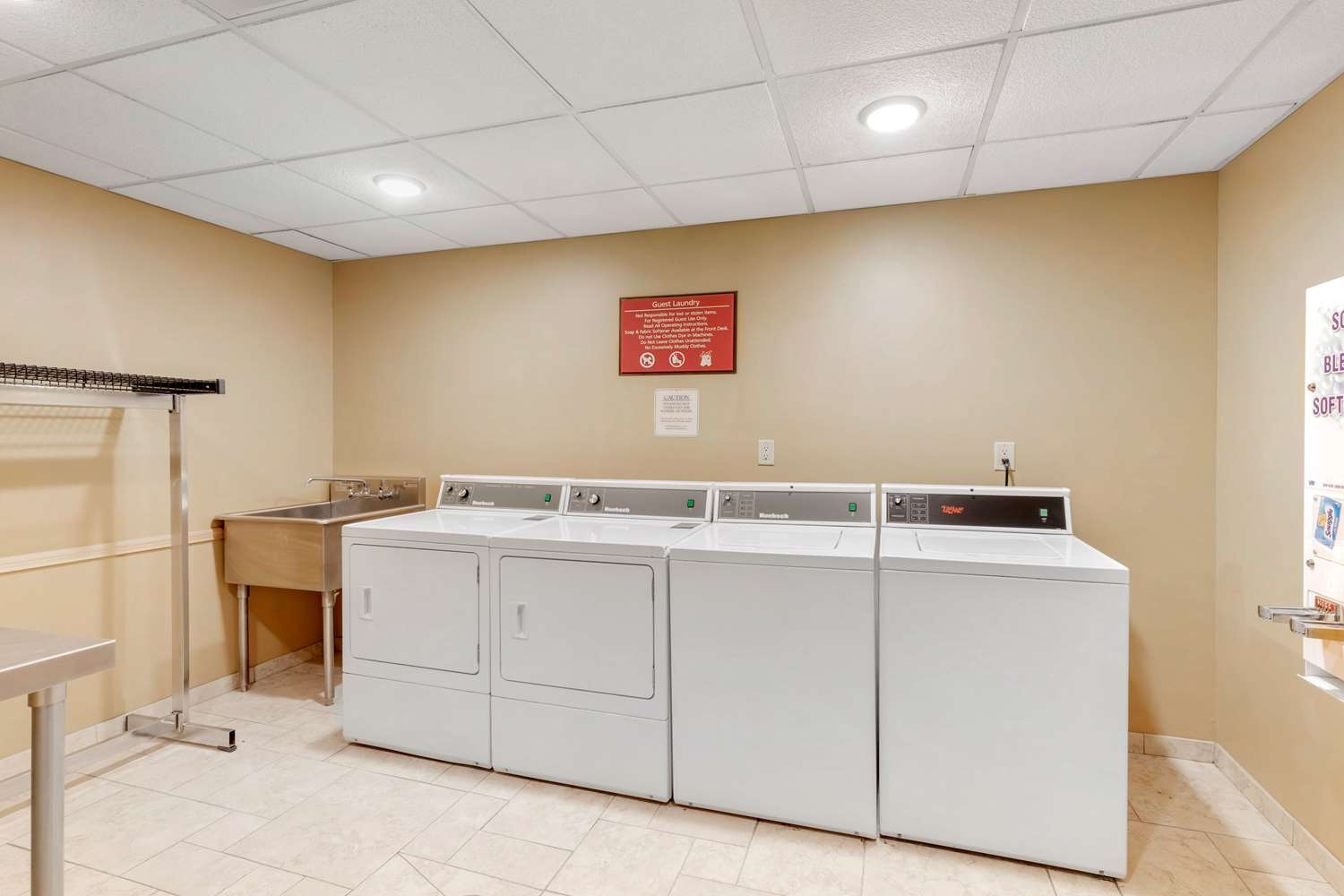 Best Western Plus Swiss Chalet Hotel & Suites 7/40