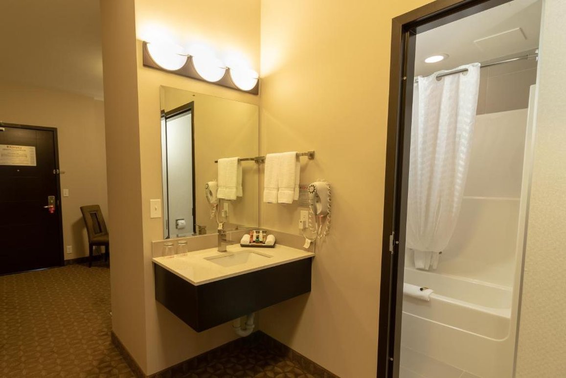 The Kanata Inns Whitecourt 32/32