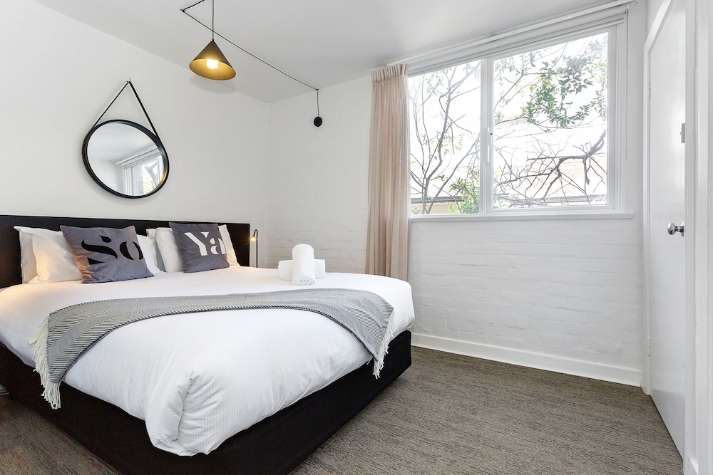 1 BEDROOM, APARTMENT