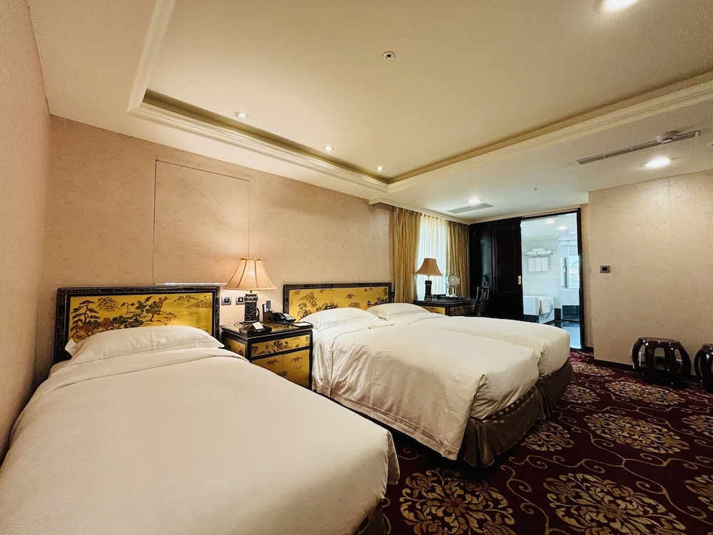 Room, Triple, 3 Beds, Royal Building