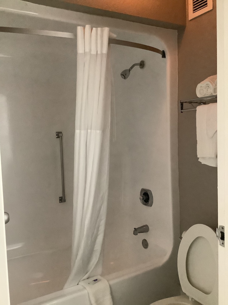 Motel6 Memphis, TN - East 23/53
