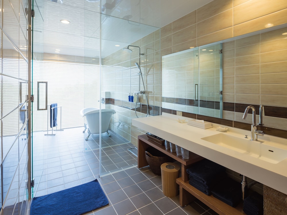 Condominium T-Room 30/34