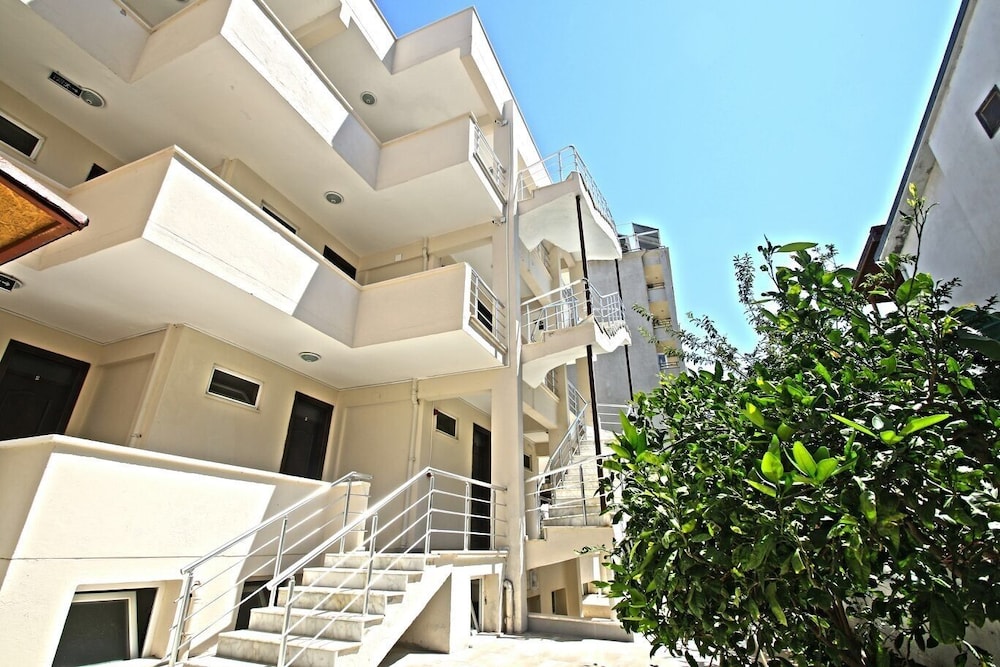 Oz Guzelcamli Otel 1/15